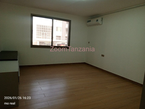 3 Bedroom Apartment In Oyster Bay For Sale - 4/6