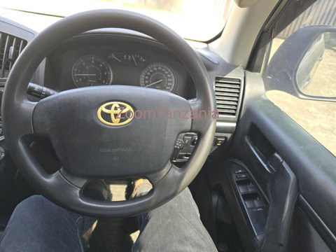 Toyota Land Cruiser 2008 Diesel Inauzwa - 3/6