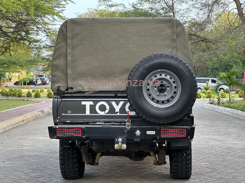 2018 Toyota Landcruiser Pickup for Sale - 4/6
