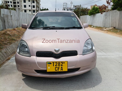 Toyota Vitz 2002 Blue Inauzwa - 1/6