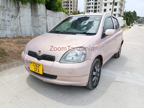 Toyota Vitz 2002 Blue Inauzwa - 3/6