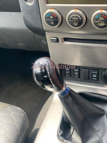 Nissan Navara 2010 Diesel 4WD Inauzwa - 3/6