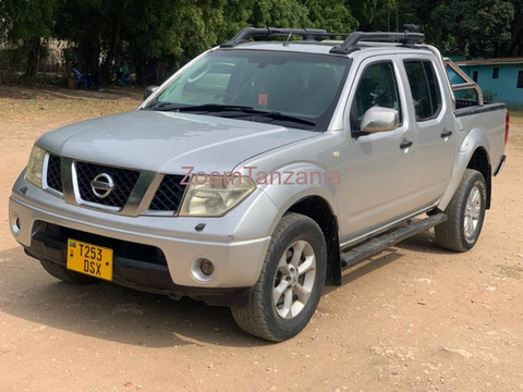 Nissan Navara 2010 Diesel 4WD Inauzwa - 4/6