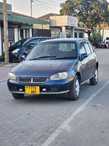 Toyota Starlet 2000 Nyekundu Inauzwa - 2/6
