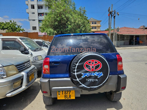 Toyota Rav 4 2002 Blue Inauzwa - 3/6