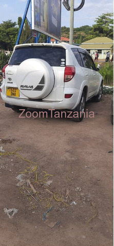 Toyota Rav4 2007 Inauzwa - 4/5