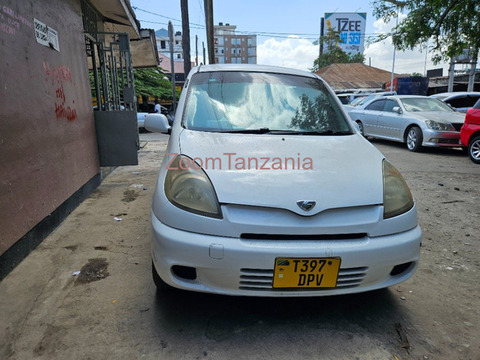 2001 Toyota Funcargo for Sale - 6/6