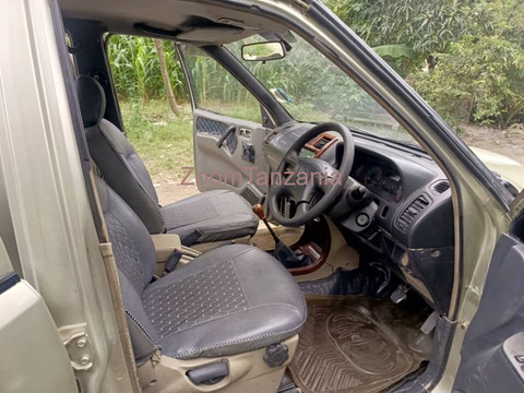 Nissan Terano 2004 Multicolour Inauzwa - 2/6