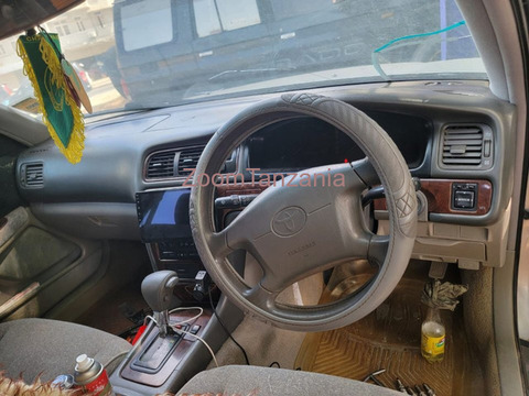 2000 Toyota Cresta Silver for Sale - 3/6