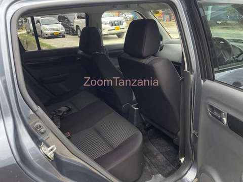 2010 Suzuki Swift for Sale - 2/5