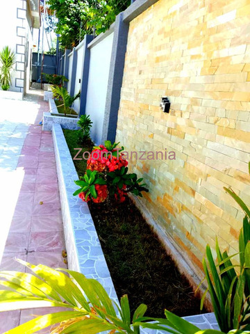 Lodge For Sale 11 Bedrooms Dodoma - 2/3