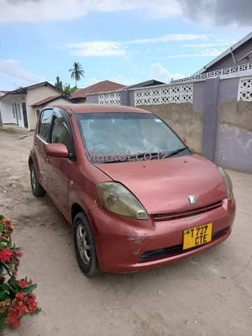 2005 Toyota Passo Silver for Sale - 1/6