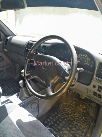 2004 Toyota Hilux Double Cabin for Sale - 5/5