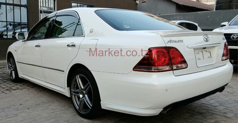 2007 Toyota Crown White for Sale - 2/6