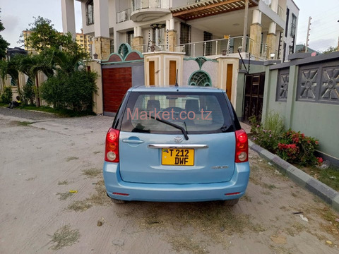 2004 Toyota Raum for Sale - 3/6