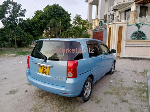 2004 Toyota Raum for Sale - 4/6