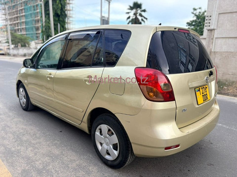 2003 Toyota Spacio Gold for Sale - 3/6