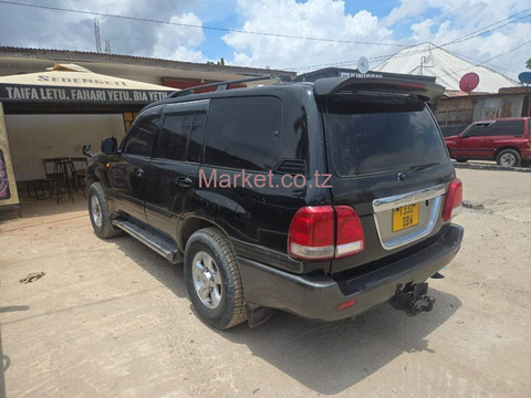 2004 Toyota Land Cruiser Diesel for Sale - 2/6