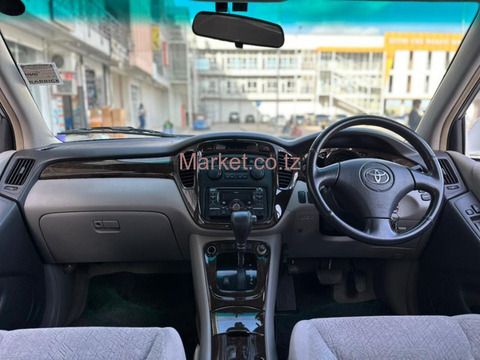 2001 Toyota Kluger for Sale - 3/6