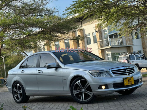 2011 Mercedes Benz C Class Silver for Sale - 3/6