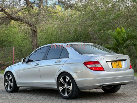 2011 Mercedes Benz C Class Silver for Sale - 4/6
