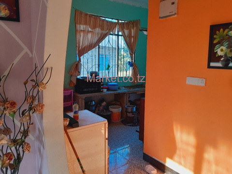 House With 3 Bedrooms For Sale - 2/6