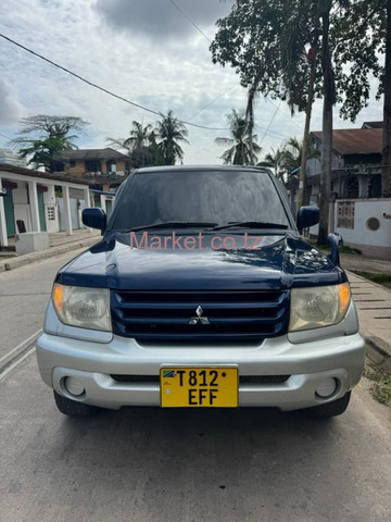 2004 Mitsubishi Pajero Blue for Sale - 1/6