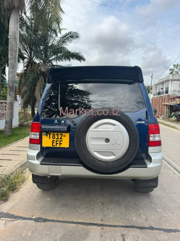 2004 Mitsubishi Pajero Blue for Sale - 2/6