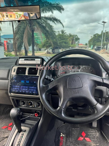 2004 Mitsubishi Pajero Blue for Sale - 4/6