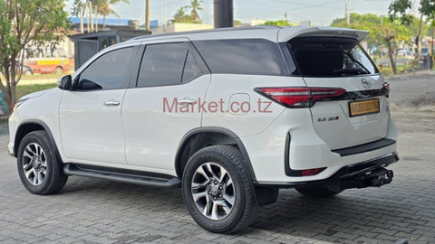 2023 Toyota Fortuner Gr Sport for Sale - 3/5