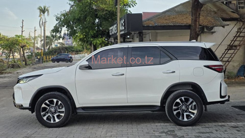 2023 Toyota Fortuner Gr Sport for Sale - 5/5