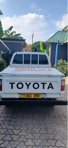 2004 Toyota Hilux 3L for Sale - 2/4