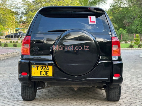 2005 Toyota Rav4 Silver for Sale - 2/6