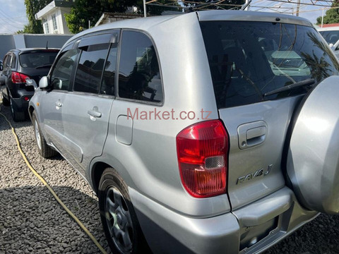 2004 Toyota Rav4 Silver for Sale - 2/6