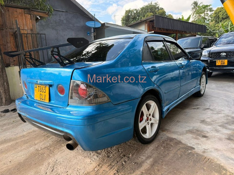 2000 Toyota Altezza for Sale - 2/5