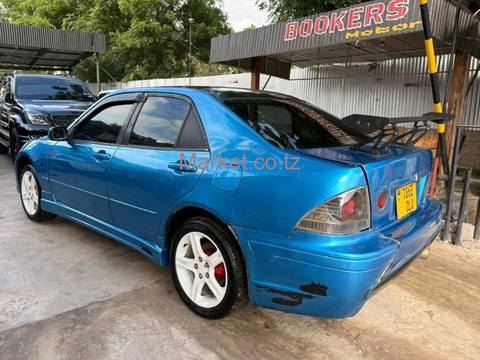 2000 Toyota Altezza for Sale - 5/5
