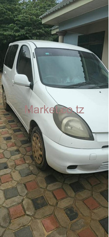 2000 Toyota Funcargo for Sale - 5/5