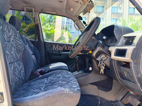 2004 Mitsubishi Pajero GDI for Sale - 5/6