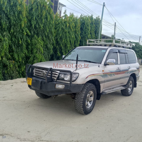 2005 Toyota Landcruiser Silver For Sale - 3/6