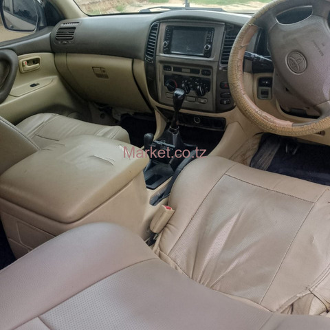 2005 Toyota Landcruiser Silver For Sale - 4/6