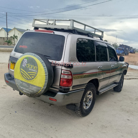 2005 Toyota Landcruiser Silver For Sale - 5/6