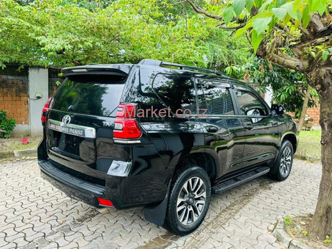 2019 Toyota Land Cruiser Prado for Sale - 2/6