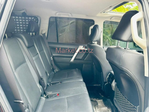 2019 Toyota Land Cruiser Prado for Sale - 3/6