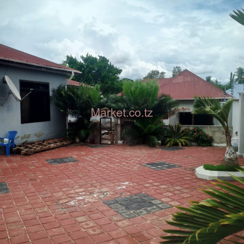 House With Three Bedrooms For Sale - 2/6