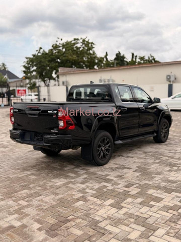 2022 Toyota Hilux GR Sport Black for Sale - 4/5