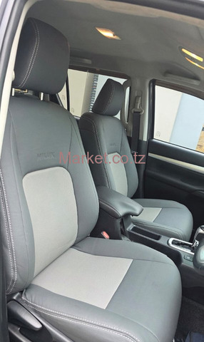 2021 Toyota Hilux Pickup Gray for Sale - 2/6