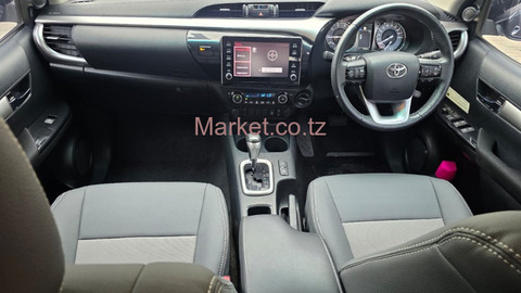 2021 Toyota Hilux Pickup Gray for Sale - 4/6