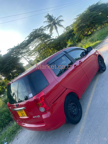 2009 Toyota Raum Red for Sale - 5/6