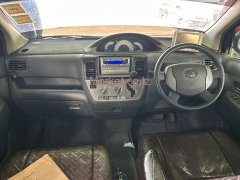 2004 Toyota Raum for Sale - 2/6