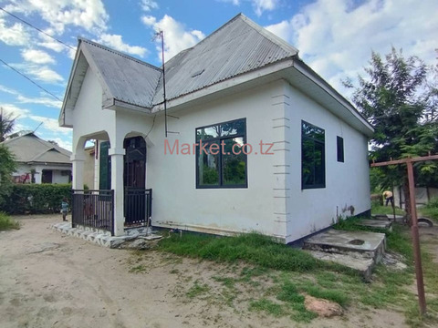 House 300SQM Gongo La Mboto for Sale - 3/6